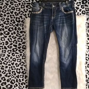 FINAL SALE!! Like New Womens Miss Me Mid Rise Easy Cropped Jeans. 29